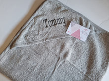 Load image into Gallery viewer, Hooded Baby towels
